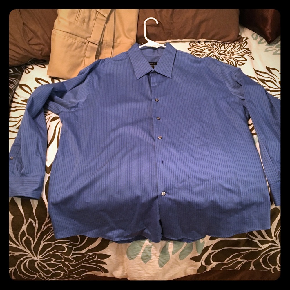 Van Heusen Button Down🎄